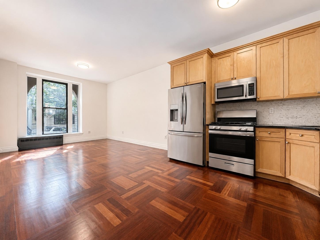 607 West 137th Street - Photo 2