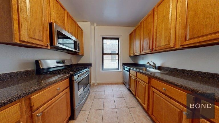 West 204th Street - Photo 7