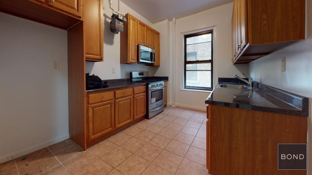 West 204th Street - Photo 8
