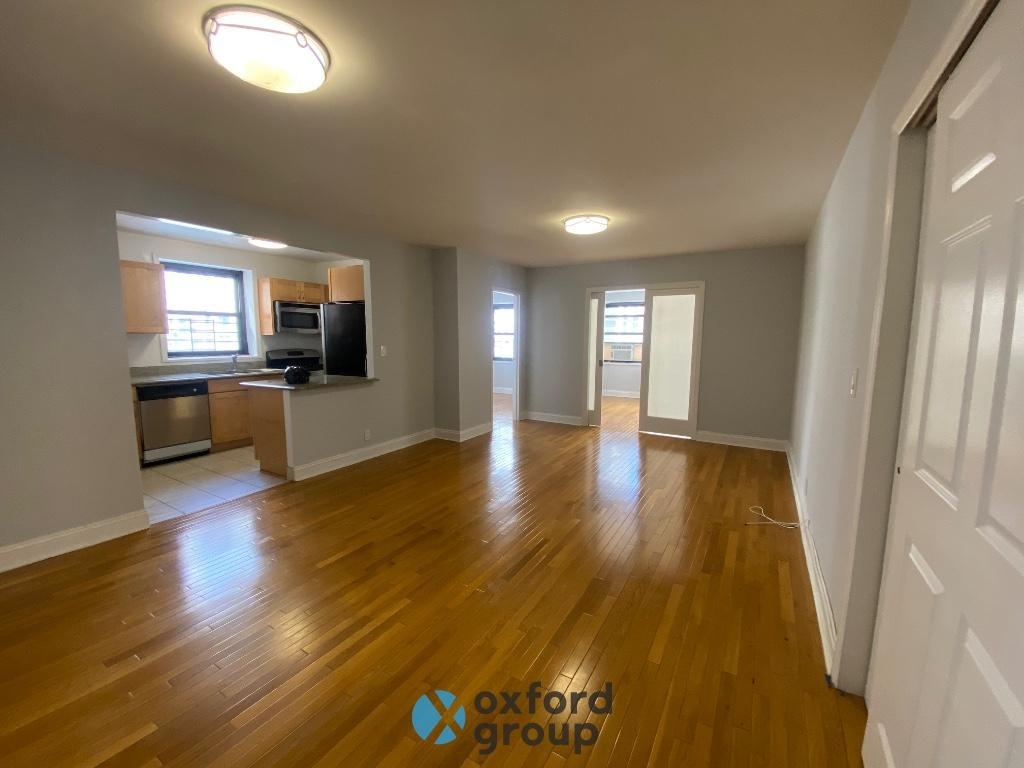 East 47th Street - Photo 0