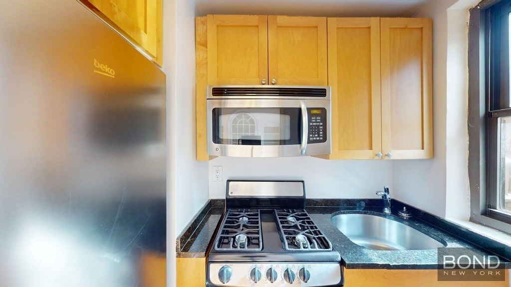 East 56th Street - Photo 2