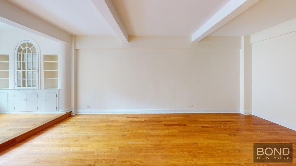 East 56th Street - Photo 12