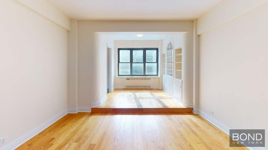 East 56th Street - Photo 14