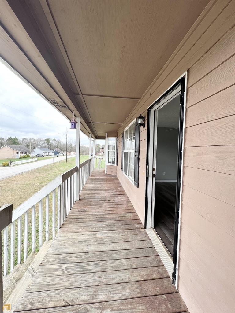 397 Pleasant Way - Photo 3