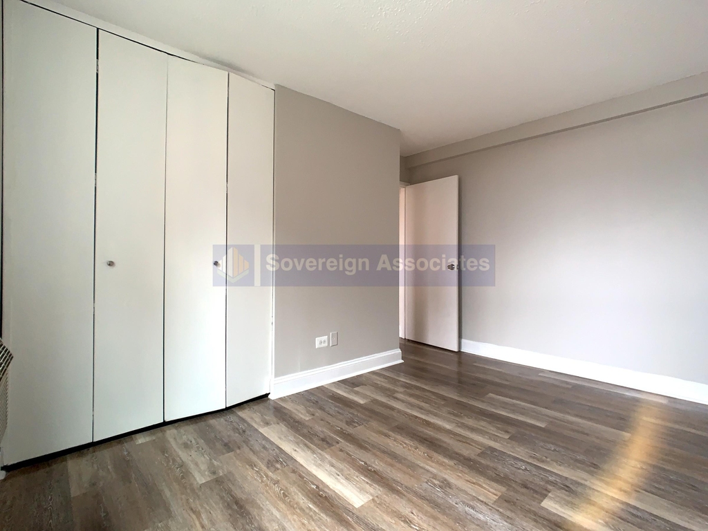 3333 Broadway - Photo 8