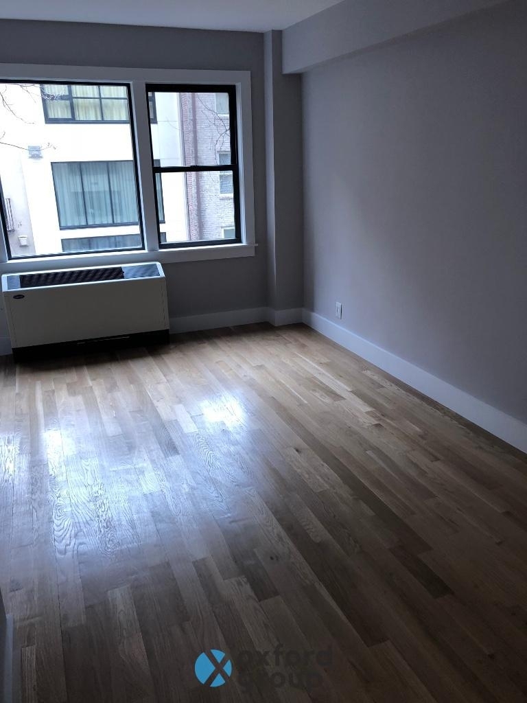 East 21st Street - Photo 4