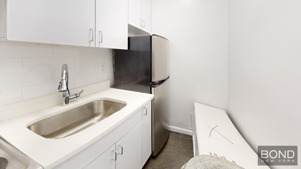 West 73rd Street - Photo 3