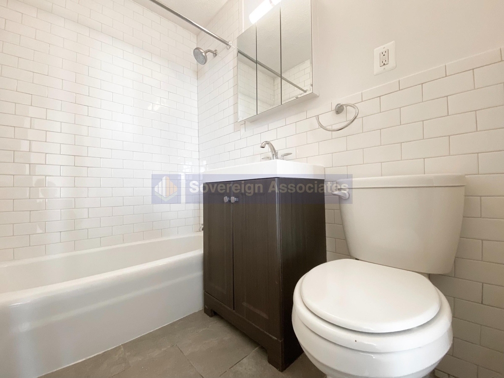 3333 Broadway - Photo 2