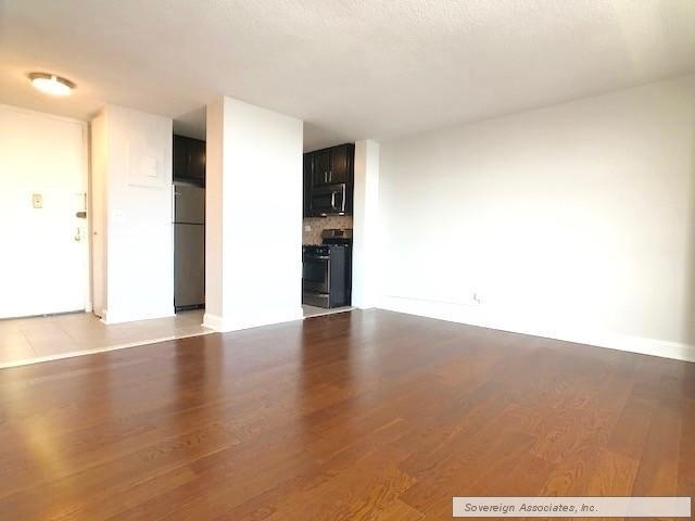 3333 Broadway - Photo 2