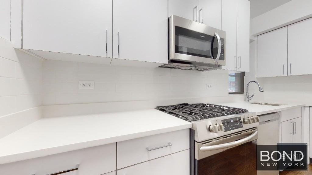 East 57th Street - Photo 2