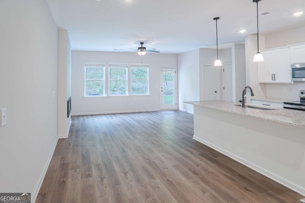 411 Summit View Lane - Photo 1