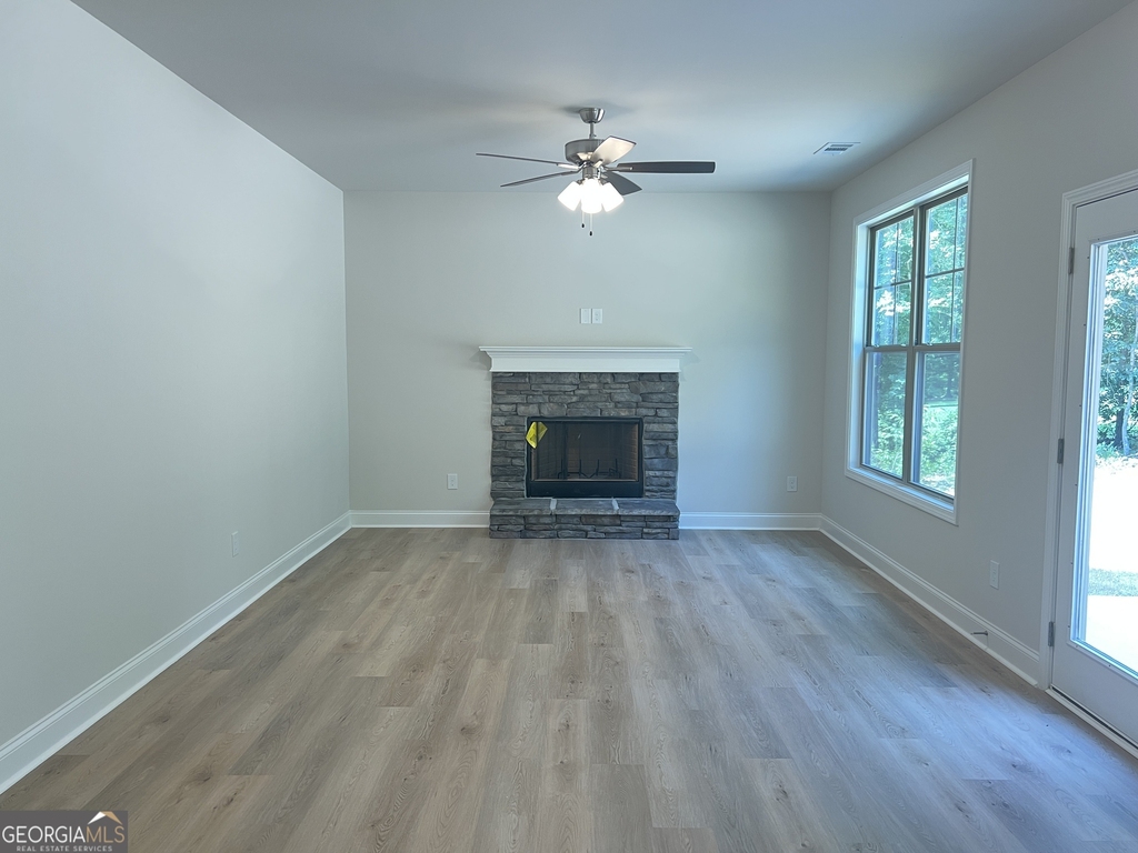 176 Country World Drive - Photo 4