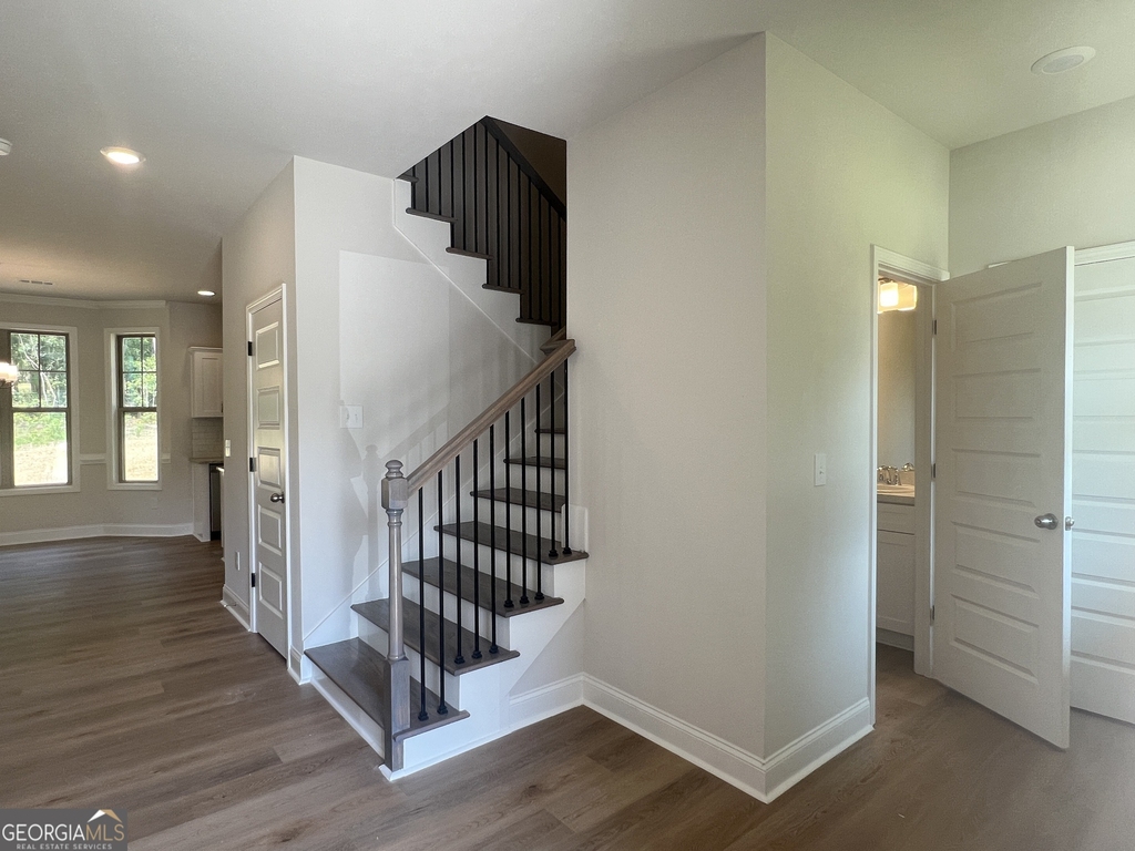 176 Country World Drive - Photo 2