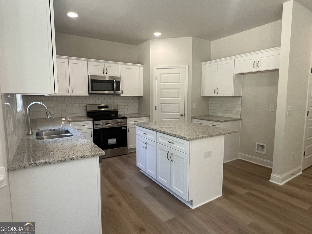 176 Country World Drive - Photo 7