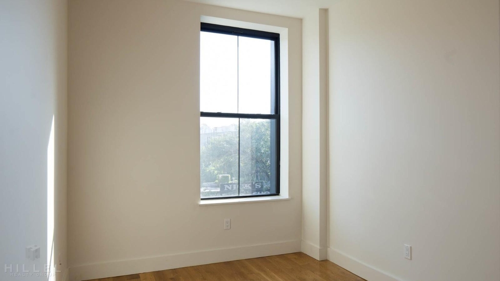 Myrtle Avenue - Photo 11