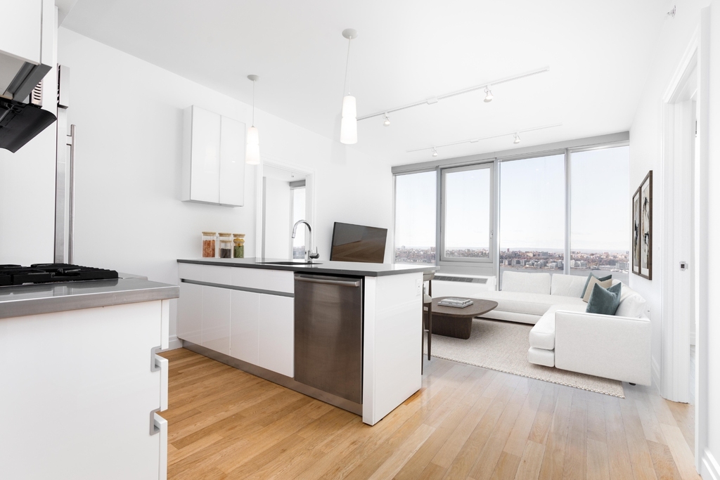 554 West 54th Street - Photo 1