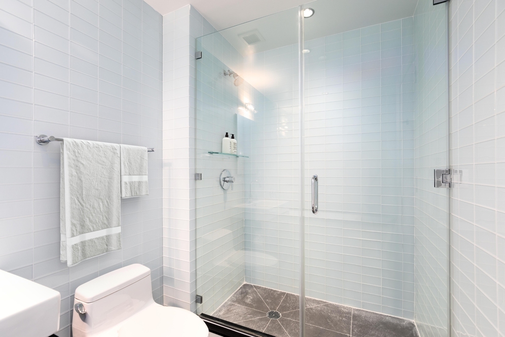 554 West 54th Street - Photo 7