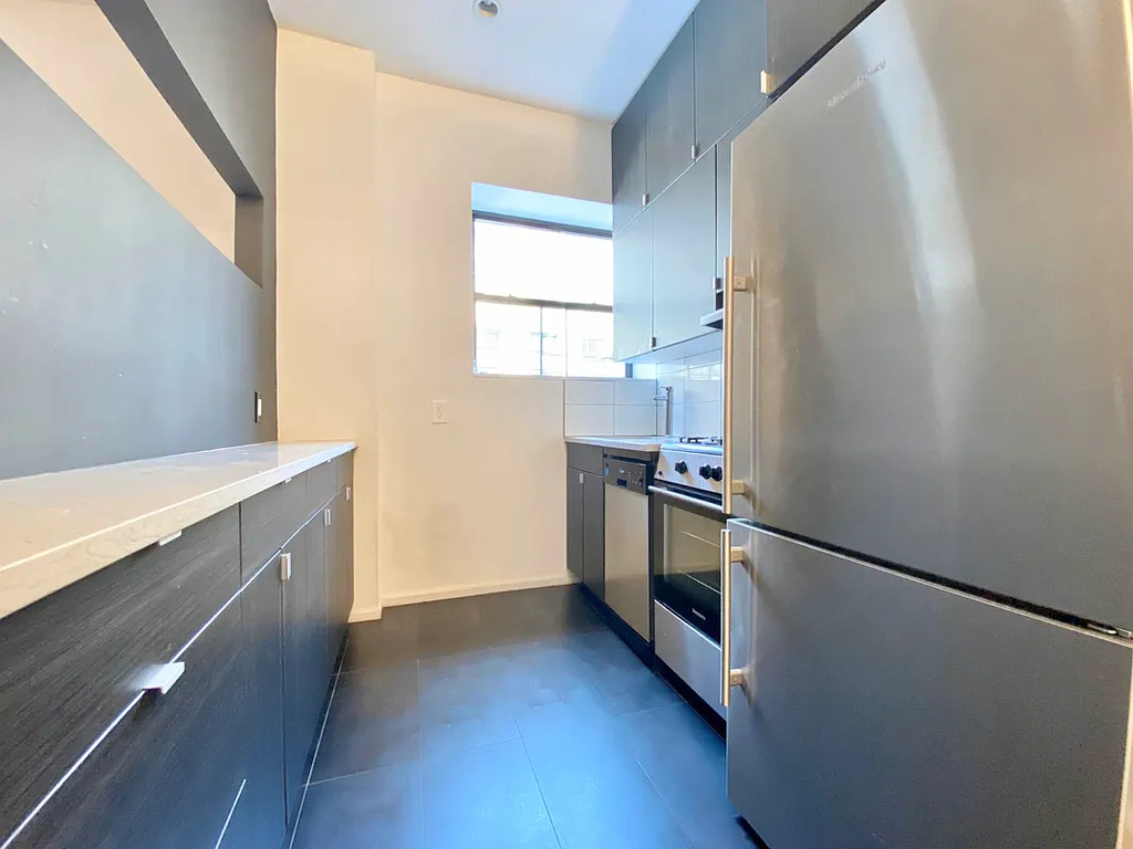27 Brooklyn Avenue - Photo 5