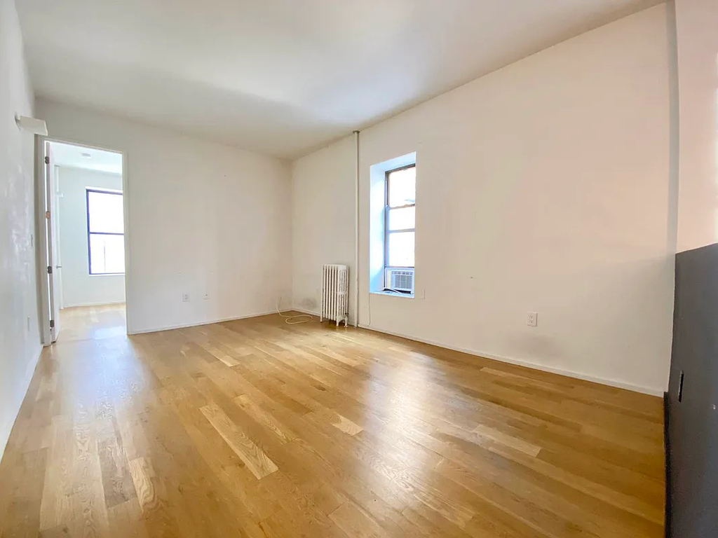 27 Brooklyn Avenue - Photo 2