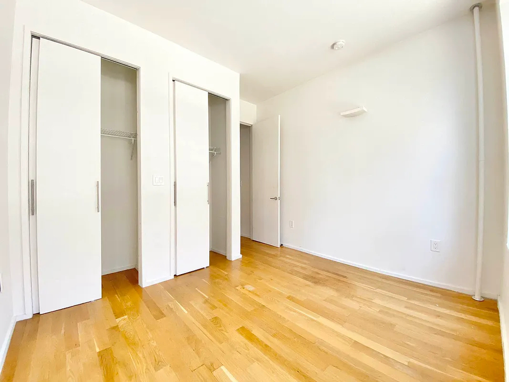 27 Brooklyn Avenue - Photo 1