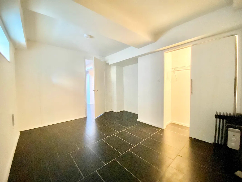 27 Brooklyn Avenue - Photo 8