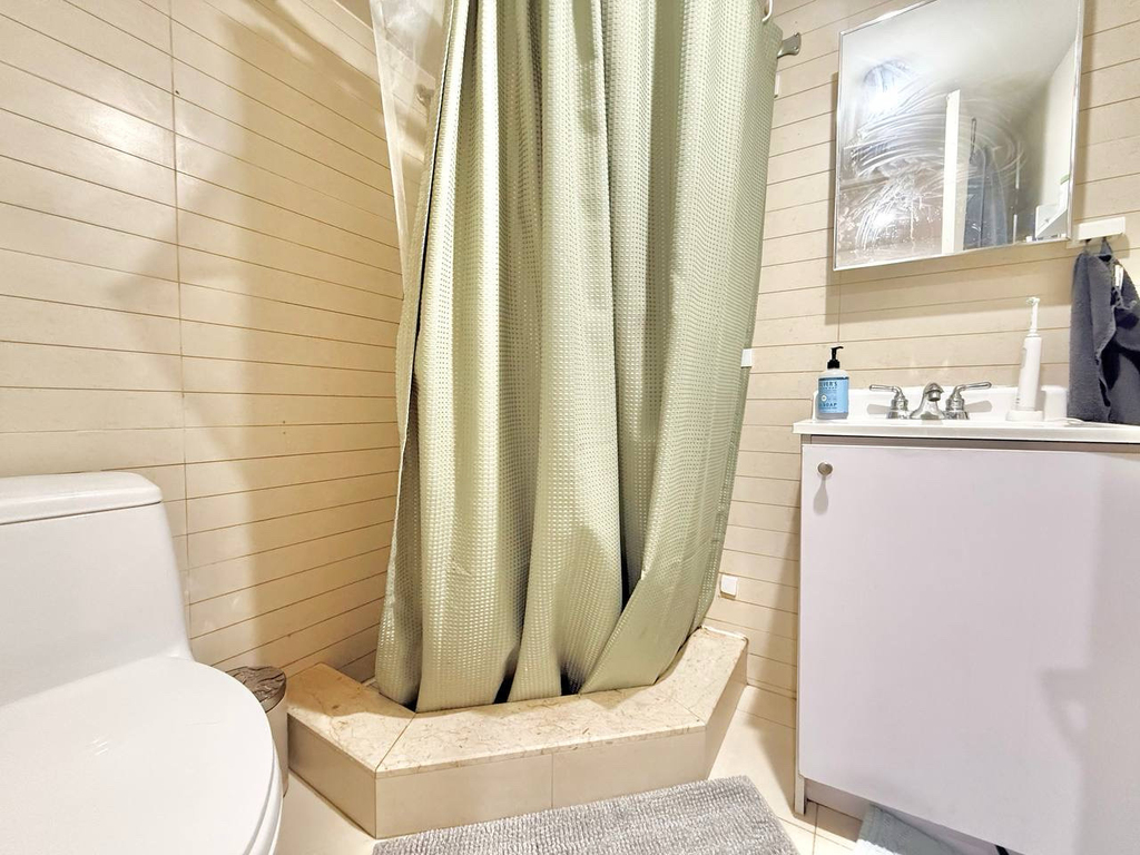 16 Meserole Street - Photo 11