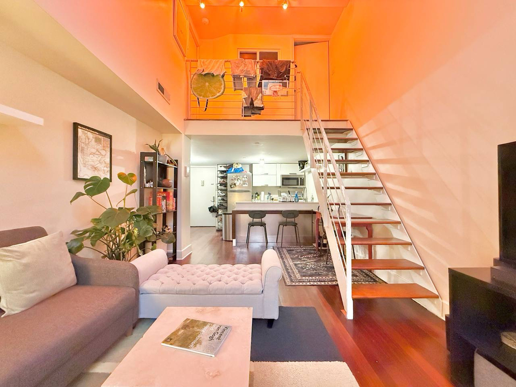 16 Meserole Street - Photo 2