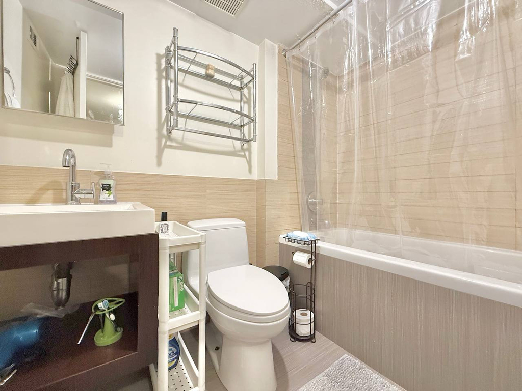 16 Meserole Street - Photo 10