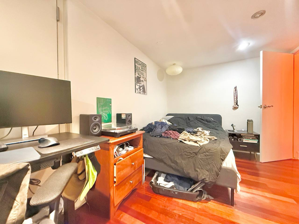 16 Meserole Street - Photo 5