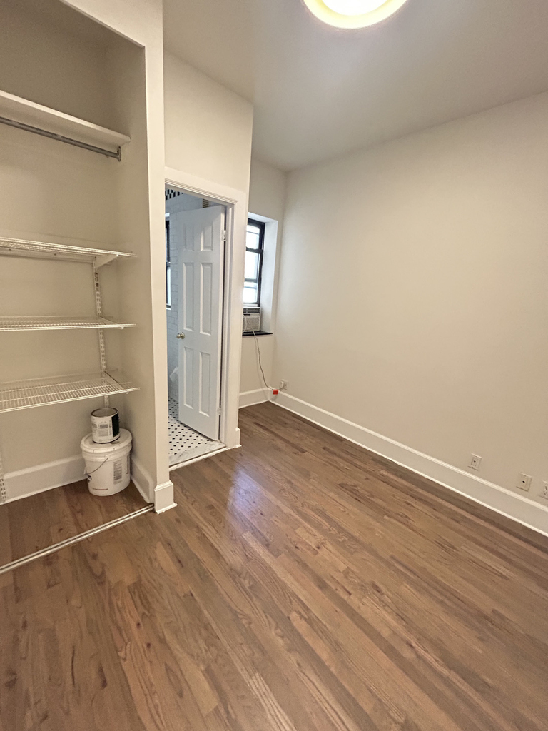 113 East 31st Street - Photo 2