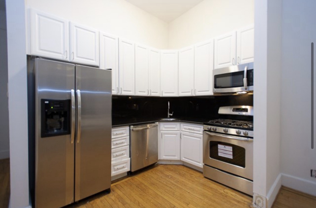 113 East 31st Street - Photo 0
