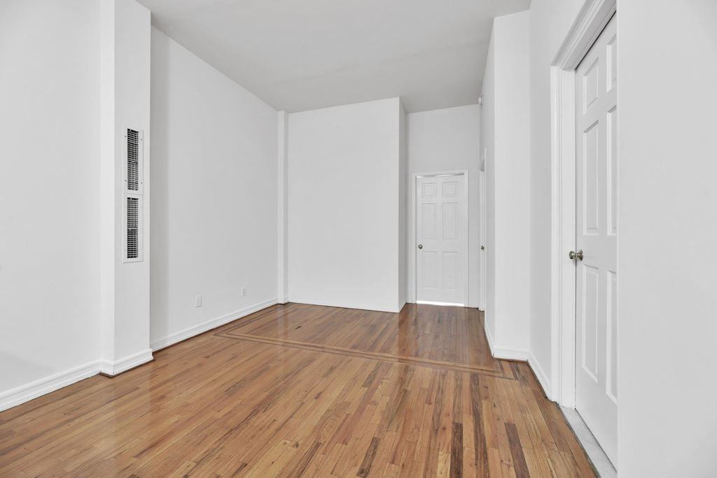 121 Madison Avenue - Photo 2