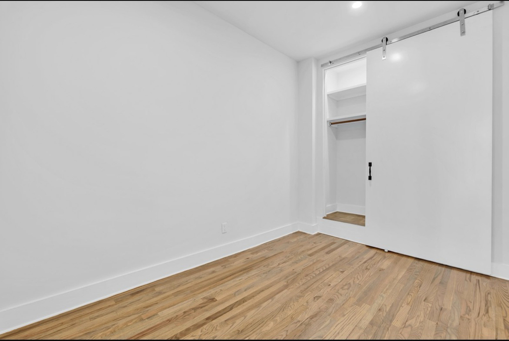 124 East 27th Street - Photo 5