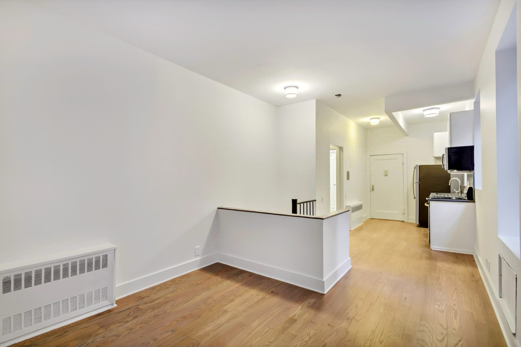 226 East 25th Street - Photo 1
