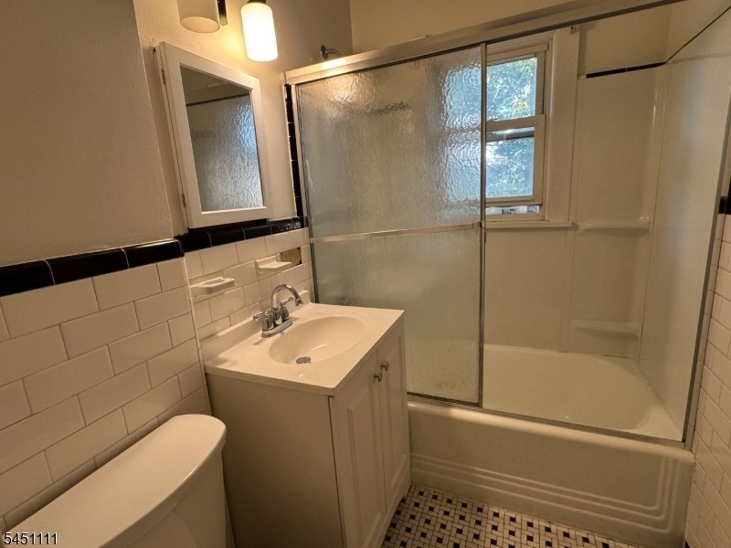 28 Knopf St - Photo 5