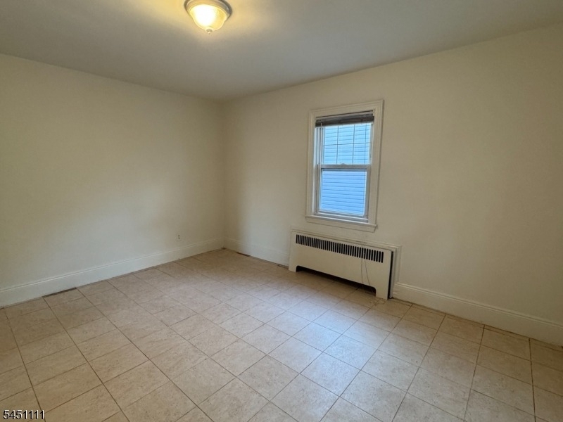 28 Knopf St - Photo 4
