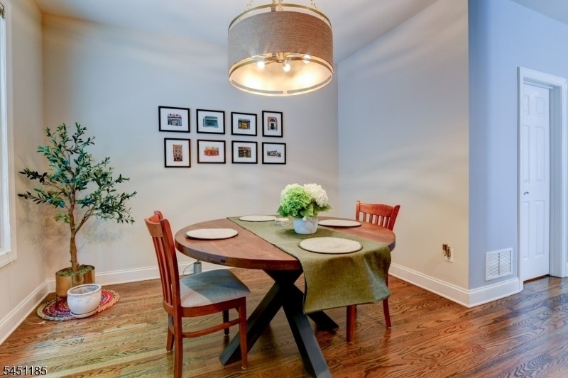50 Bloomfield Ave - Photo 5