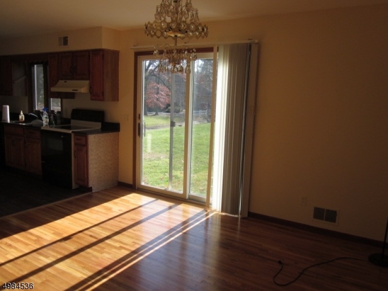 37 1st St - Photo 4