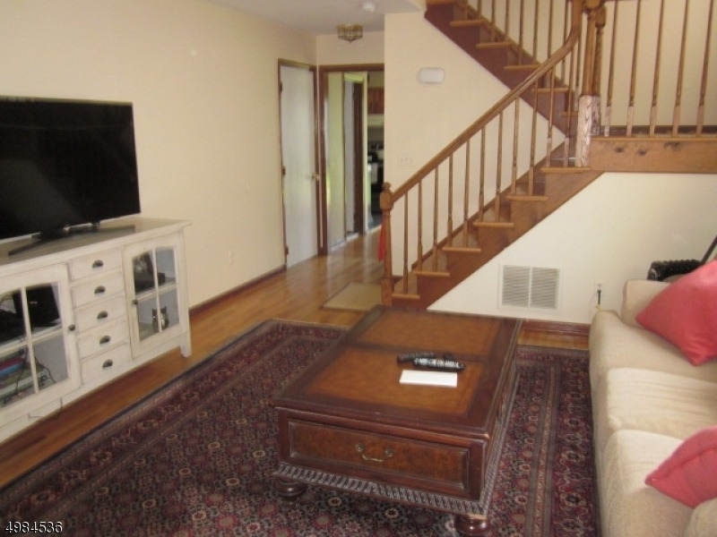 37 1st St - Photo 2