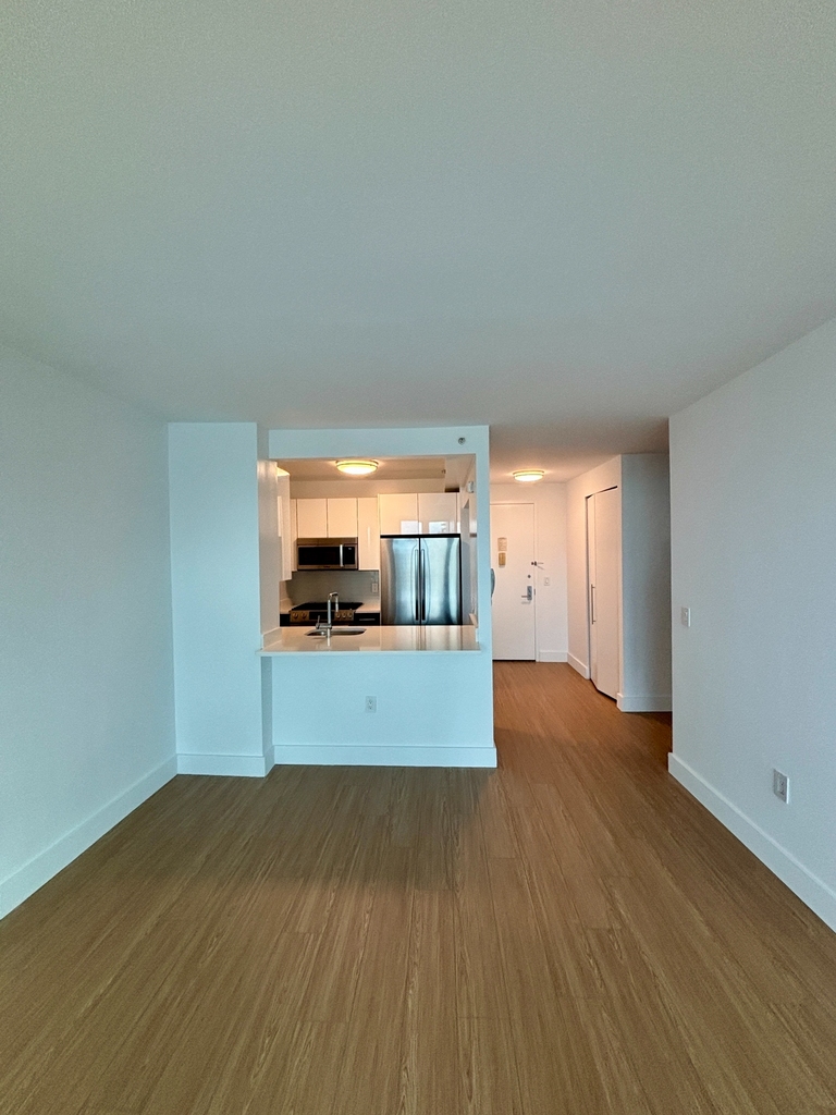 4705 Center Boulevard - Photo 12