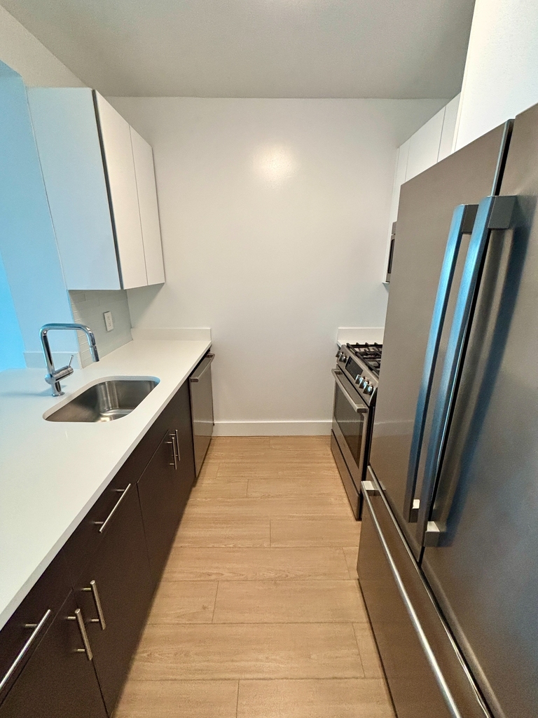 4705 Center Boulevard - Photo 13