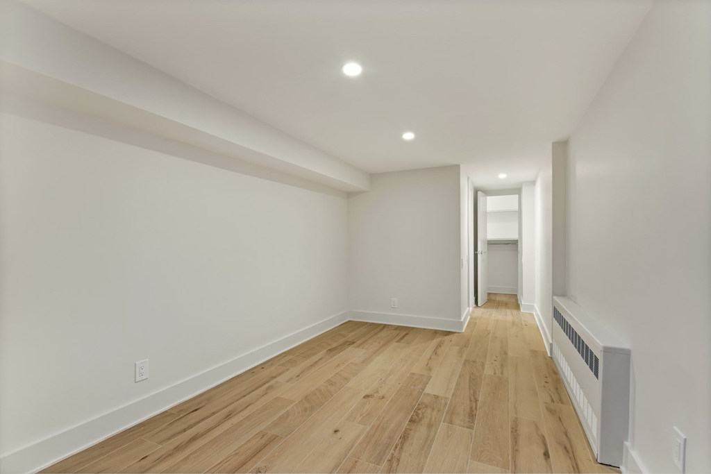 226 East 25th Street - Photo 5