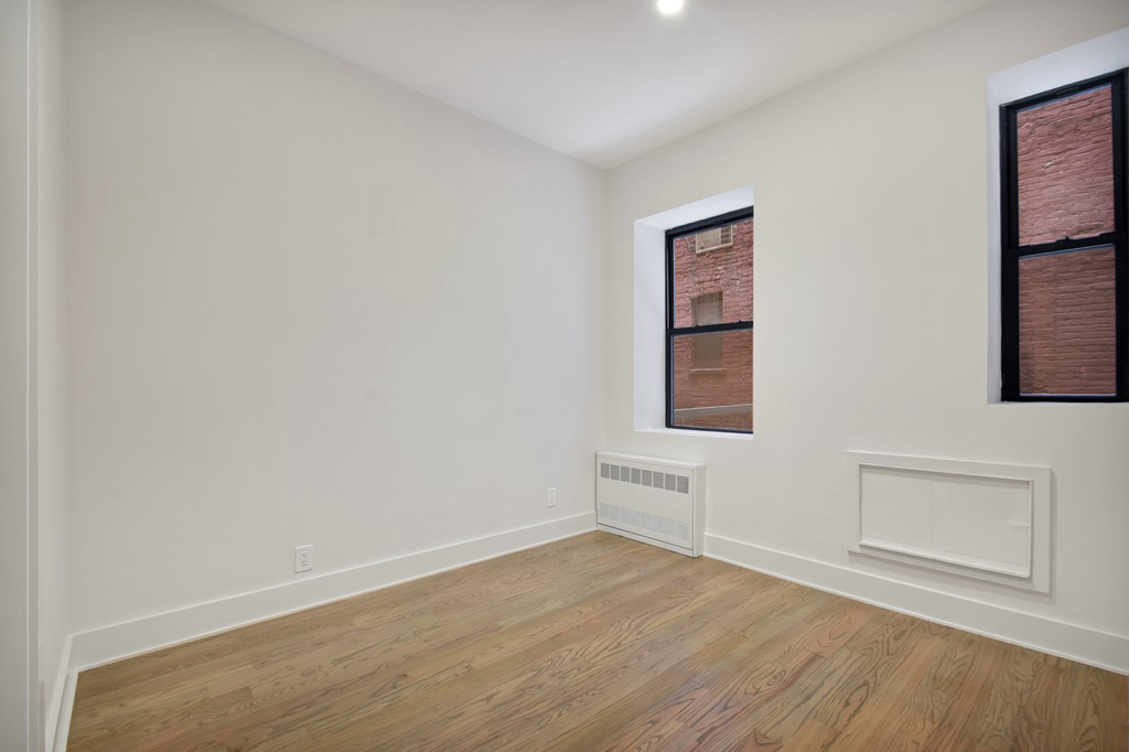 226 East 25th Street - Photo 2