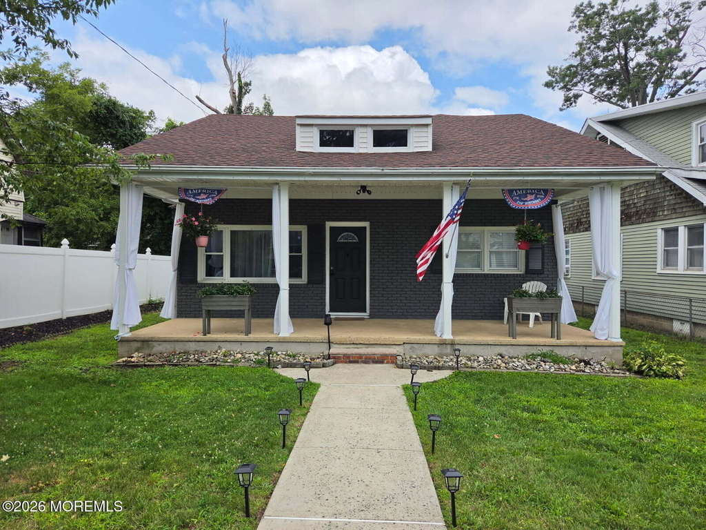 37 Beacon Boulevard - Photo 0