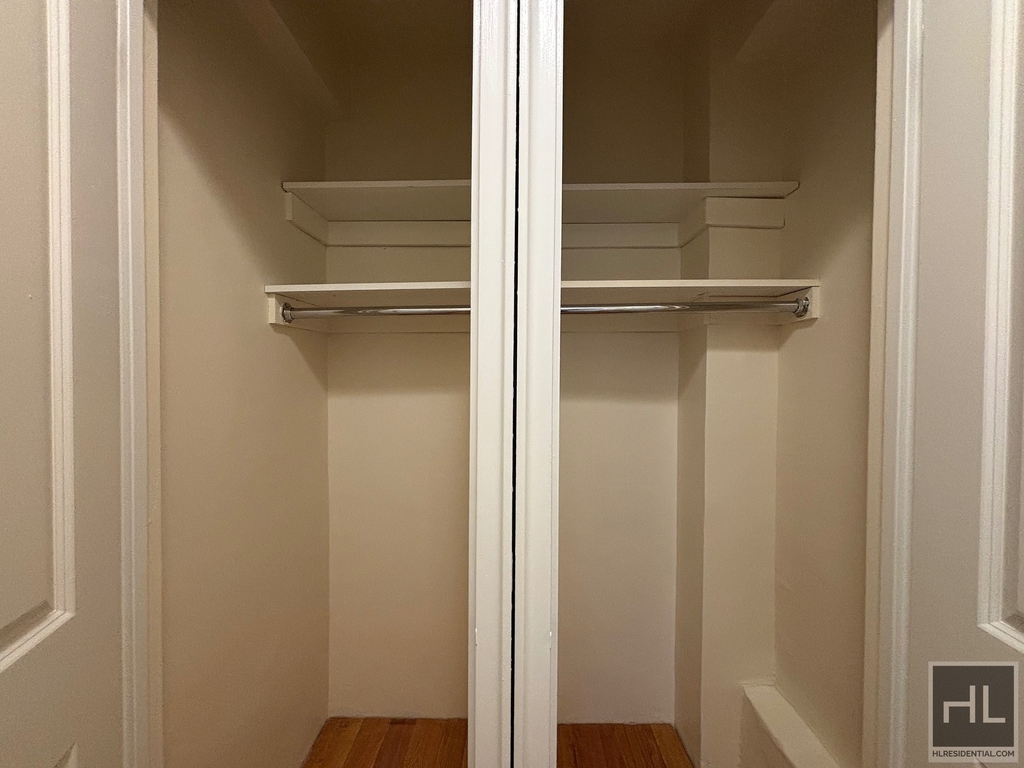 East 56 Street - Photo 7