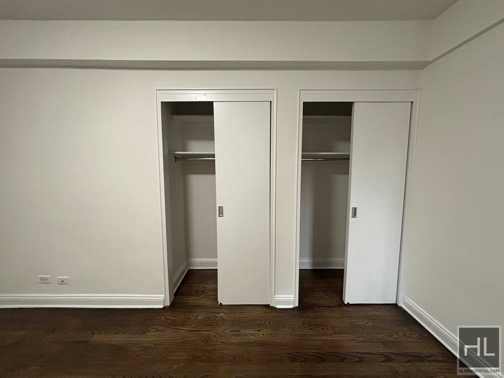East 69 Street - Photo 4