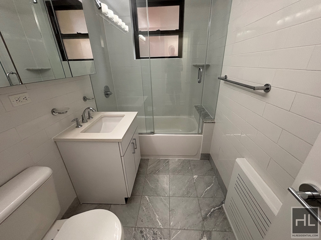 East 69 Street - Photo 8