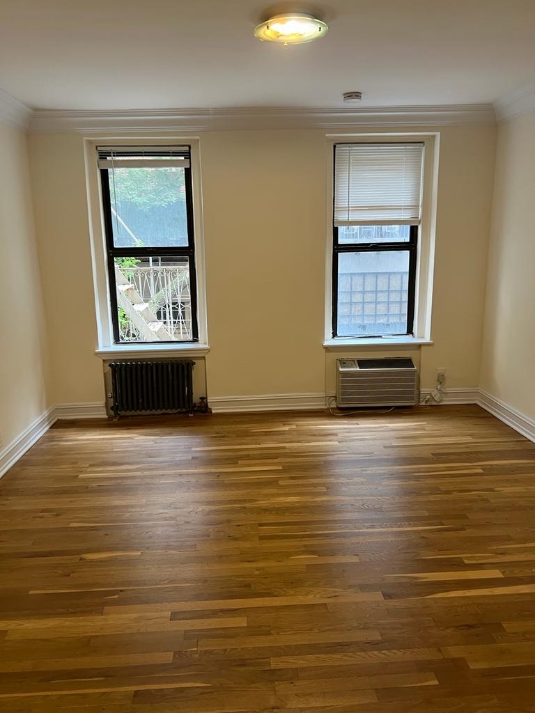 East 46th Street - Photo 2