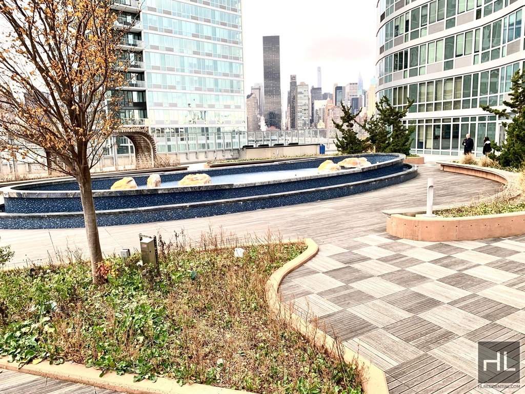 Center Boulevard - Photo 11