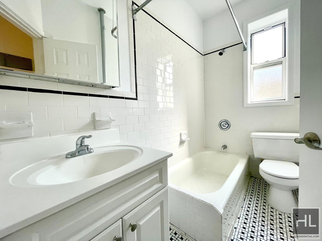 West 13 Street - Photo 1